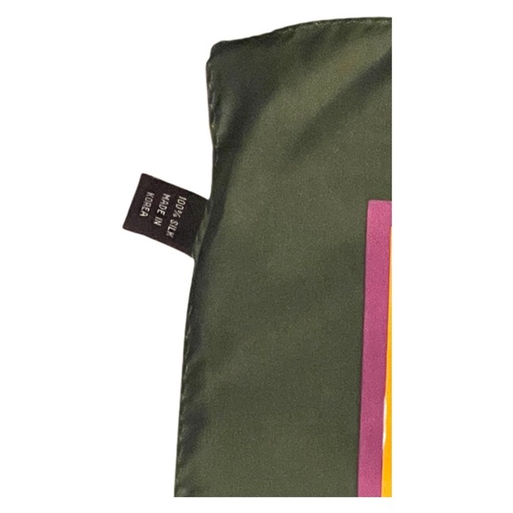 Silk Scarf Hand Rolled 100% Silk Green Square Multicolor Print 30" Made In Korea - Picture 3 of 8